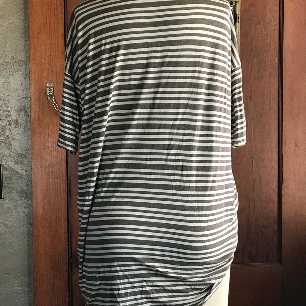 LuLaRoe Perfect Tee Grey/beige strip Size XS - Picture 3 of 6